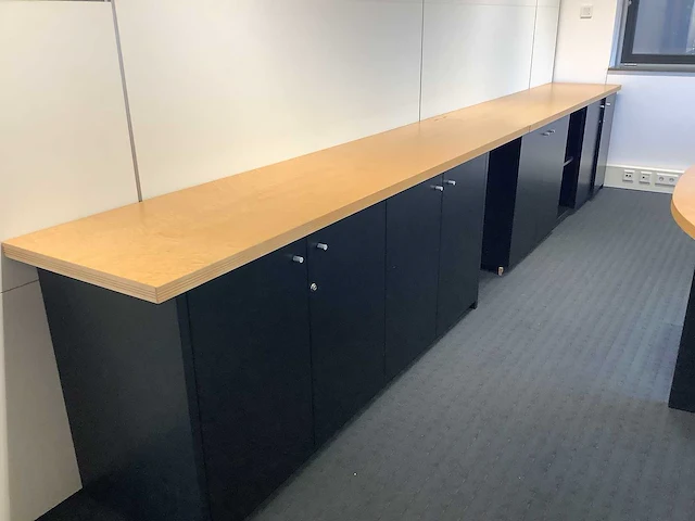 Dressoir (2x) - afbeelding 1 van  4