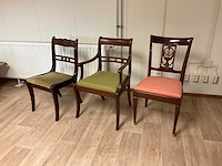 Drie antieke stoelen - afbeelding 1 van  2