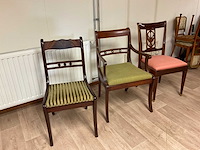 Drie antieke stoelen - afbeelding 2 van  2