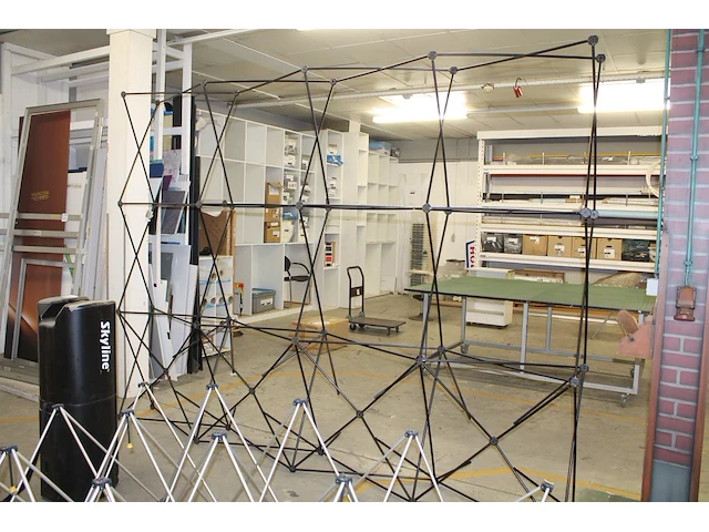 Drie beurswanden/pop-up-displays ten behoeve van fotowanden/presentaties in diverse maten en uitvoeringen w... - afbeelding 2 van  4