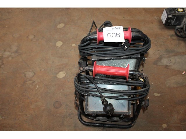 Drie bouwlampen. - afbeelding 1 van  2