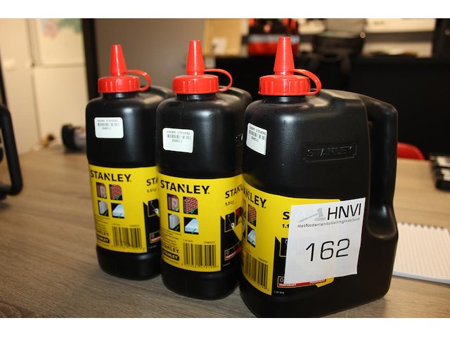 Drie cans slagkoordkrijt stanley 1,1 kg. - afbeelding 1 van  1