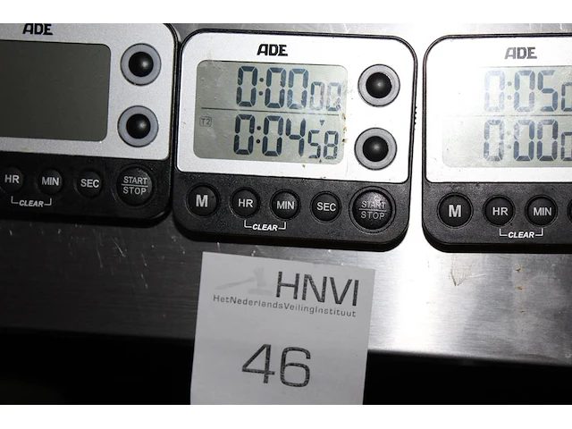 Drie digitale magnetische wekkers ade. - afbeelding 2 van  2