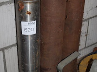 Drie diverse grote gatenboren. - afbeelding 2 van  2