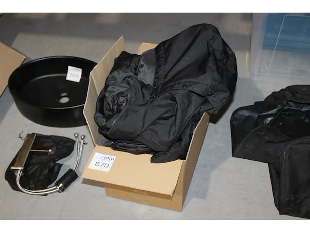 Drie doorwerkjassen helly hansen maten m en 2x xl. - afbeelding 2 van  3