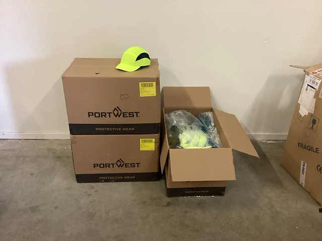Drie dozen portwest airtech bump cap (96x) - afbeelding 1 van  8