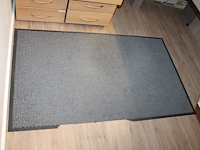 Drie droogloopmatten a 150 x 90 cm. let op! eentje is beschadigd. - afbeelding 3 van  3