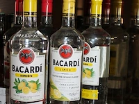 Drie flessen bacardi lemon. - afbeelding 2 van  2