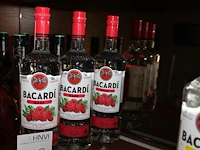 Drie flessen bacardi razz. - afbeelding 1 van  2