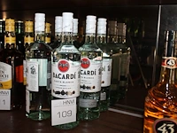 Drie flessen bacardi rum. - afbeelding 1 van  2