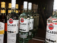 Drie flessen bacardi rum. - afbeelding 1 van  2