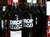 Drie flessen dropshot. - afbeelding 2 van  2