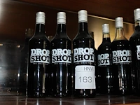 Drie flessen dropshot. - afbeelding 1 van  2