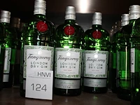 Drie flessen gin tanqueray. - afbeelding 1 van  2