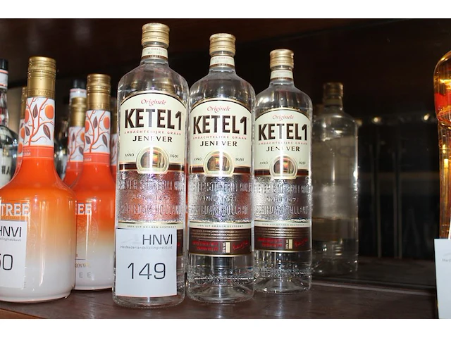 Drie flessen jenever ketel1. - afbeelding 1 van  2