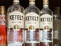 Drie flessen jenever ketel1. - afbeelding 2 van  2
