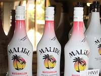 Drie flessen malibu watermelon. - afbeelding 2 van  2