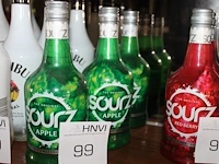 Drie flessen sourz apple. - afbeelding 1 van  2