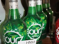 Drie flessen sourz apple. - afbeelding 2 van  2
