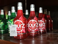 Drie flessen sourz red berry. - afbeelding 1 van  2