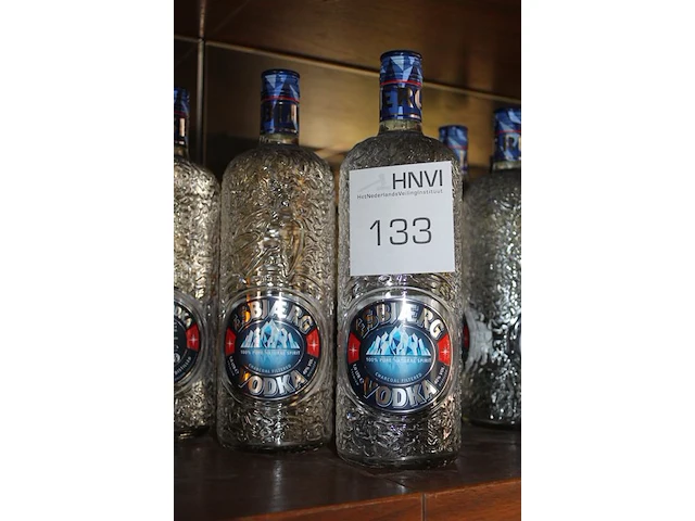 Drie flessen vodka esbjaerg. - afbeelding 2 van  2