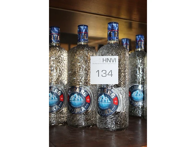 Drie flessen vodka esbjaerg. - afbeelding 2 van  2