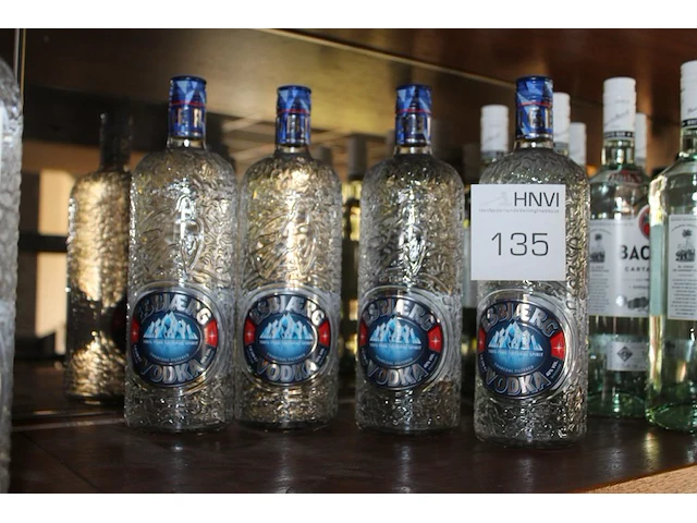 Drie flessen vodka esbjaerg. - afbeelding 1 van  2