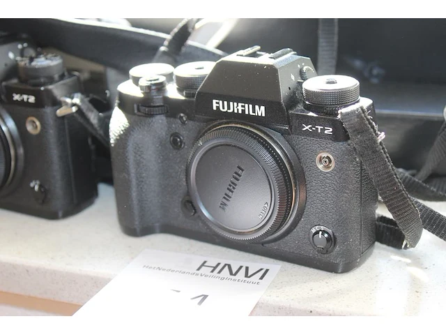 Drie fujifilm body's twee x x-t2 en een x-t3 allen met defecten - afbeelding 3 van  5