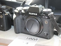 Drie fujifilm body's twee x x-t2 en een x-t3 allen met defecten - afbeelding 3 van  5