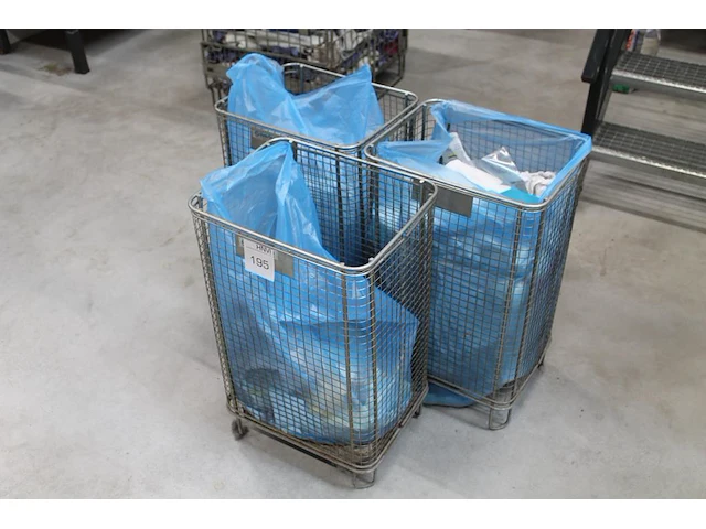 Drie gaasmanden overtoom met afmeting 41 x 32 x 68 cm. - afbeelding 1 van  2