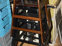 Drie houten kinderstoelen. afmeting 50 x 50 x 80 cm. - afbeelding 2 van  2