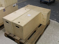 Drie houten kisten 77 x 30 x 40 cm. - afbeelding 1 van  1