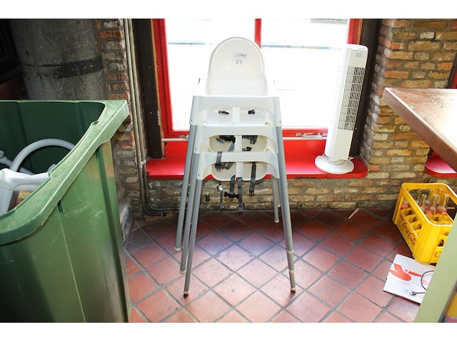 Drie kinderstoelen ikea. - afbeelding 1 van  2