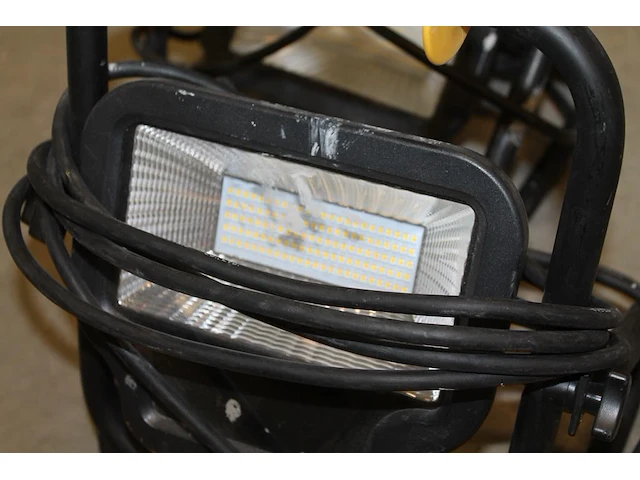 Drie led-bouwlampen vetec 50 w 400 lumen. - afbeelding 2 van  3