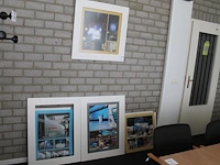 Drie lijsten met beursprints en reclameopdruk. afmetingen 72 x 72 cm en twee maal 65 x 85 cm. - afbeelding 1 van  2