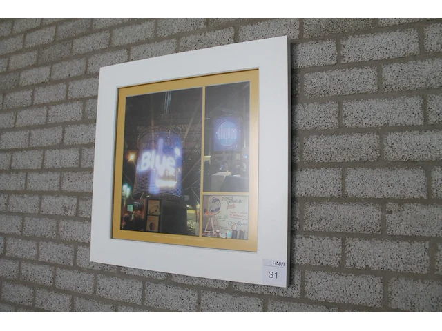 Drie lijsten met beursprints en reclameopdruk. afmetingen 72 x 72 cm en twee maal 65 x 85 cm. - afbeelding 2 van  2