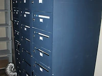 Drie lockerkasten met 10 lockers. afmeting 38 x 50 x 180 cm. - afbeelding 2 van  2