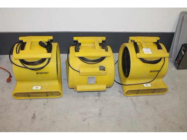 Drie luchtblowers trotec tfv30s. - afbeelding 1 van  3