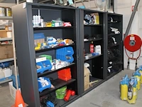 Drie magazijnkasten triumph / hb office w.v. 2 met sleutel. let op: exclusief inhoud en ophalen na 13.00u. - afbeelding 1 van  2