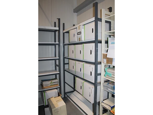 Drie magazijnstellingen exclusief inhoud. afmeting 158 x 41 x 243 cm. - afbeelding 4 van  4