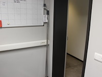 Drie manuele raamopeners in twee lengtes. - afbeelding 1 van  3