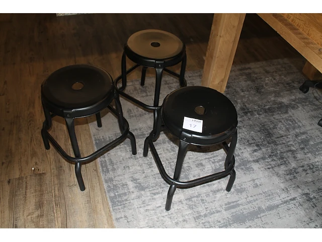 Diverse cameraproducten waaronder studioflitser mettle, statieven, softbox, 2 x pro battery grip meike t.b.... - afbeelding 6 van  7