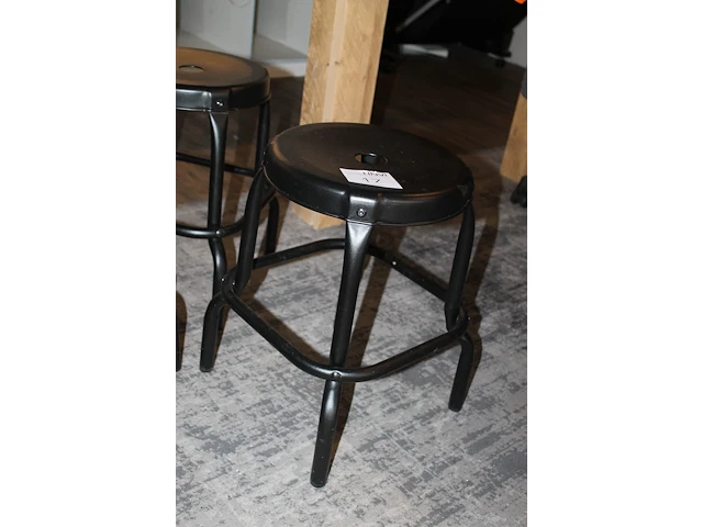 Diverse cameraproducten waaronder studioflitser mettle, statieven, softbox, 2 x pro battery grip meike t.b.... - afbeelding 7 van  7