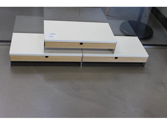 Drie monitorverhogers met lade ikea. - afbeelding 1 van  2