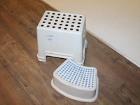 Drie opstapjes. - afbeelding 1 van  1