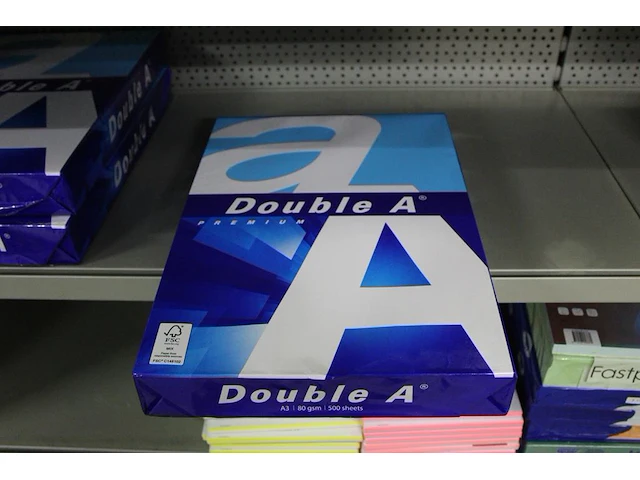 Drie pakken a3 papier - afbeelding 2 van  2