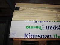 Drie pallets en stapel met pir platen 120 x 120 cm in o.a. de diktes 45, 60 en 75 cm. ca. 40 platen. - afbeelding 2 van  3