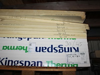 Drie pallets en stapel met pir platen 120 x 120 cm in o.a. de diktes 45, 60 en 75 cm. ca. 40 platen. - afbeelding 3 van  3