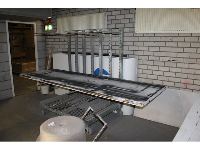 Drie pennenkarren in diverse afmetingen. - afbeelding 3 van  4