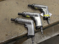 Drie pneumatische boormachines nn. - afbeelding 2 van  2